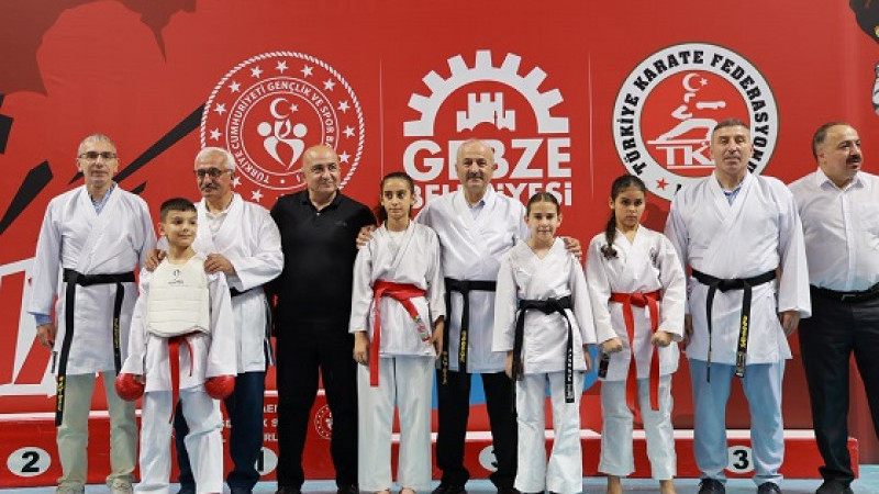 Protokol, karateciliğe mi heveslendi?
