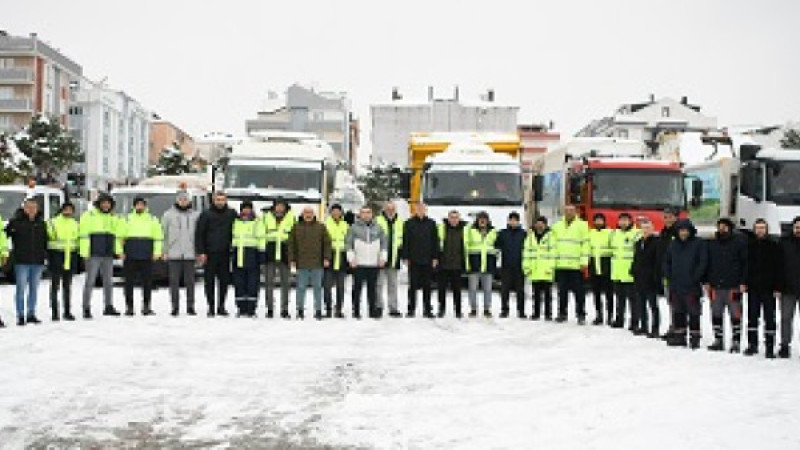 Hatay’a 33 kişilik ekip ve 13 araç