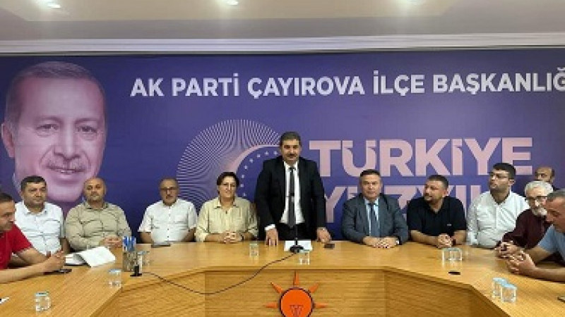 AK Parti Çayırova İlçe Başkanı Servet Günay Belediye başkanlığı için istifa etti