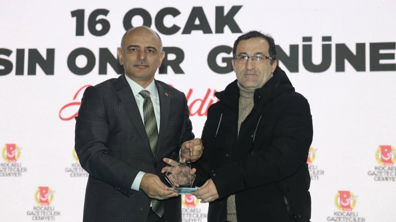 Kocaeli Gazeteciler Cemiyeti’nden, Ümit Ülker’e ödül