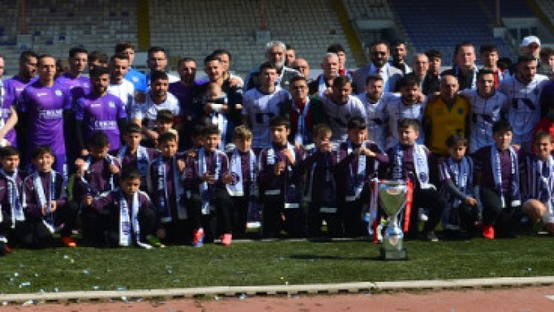 Birlikspor'da kupa sevinci....