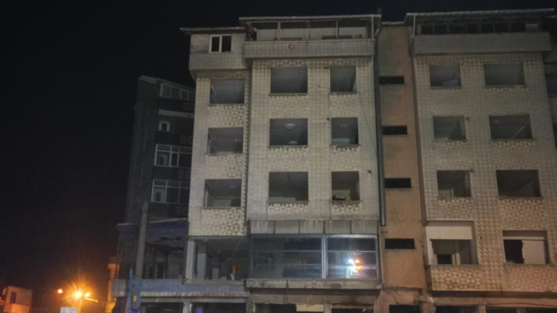 Boşaltılan binada 112'yi hareketlendiren anlar..