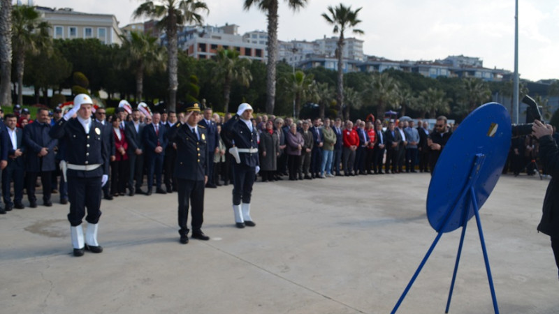Darıca , polisinin yanında...