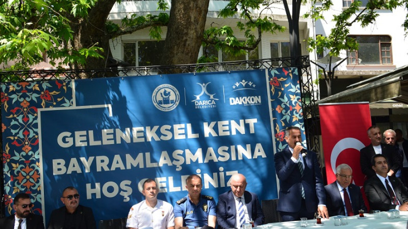 Darıcalılar arefe günü  bayramlaştı