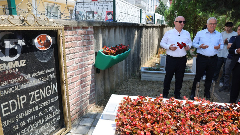 Şehit Edip Zengin Darıca'daki kabrinde dualarla anıldı