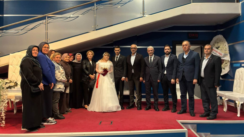 Asiye Gül'ün  kızı dünyaevine girdi...